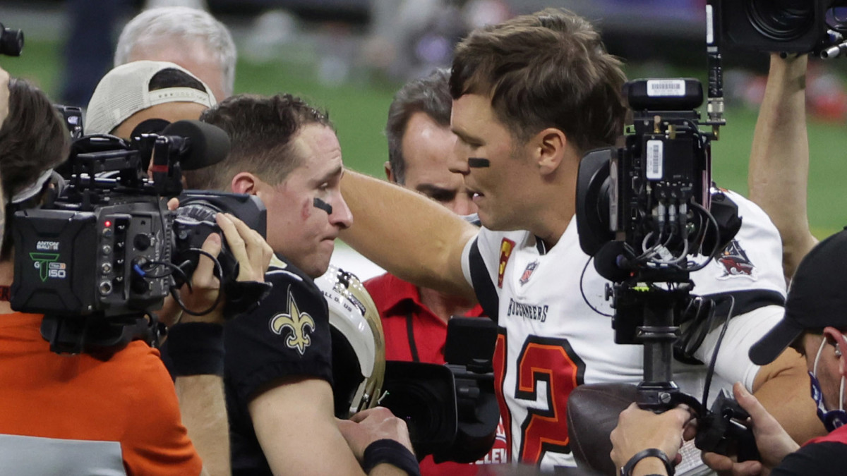 Brees and Brady handshake